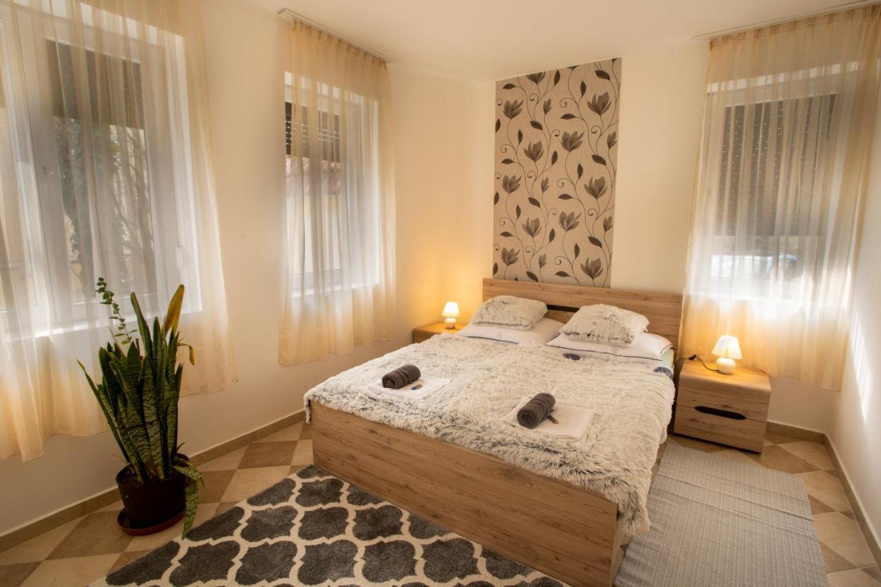 Szitakoeto Apartman Егер Екстериор снимка